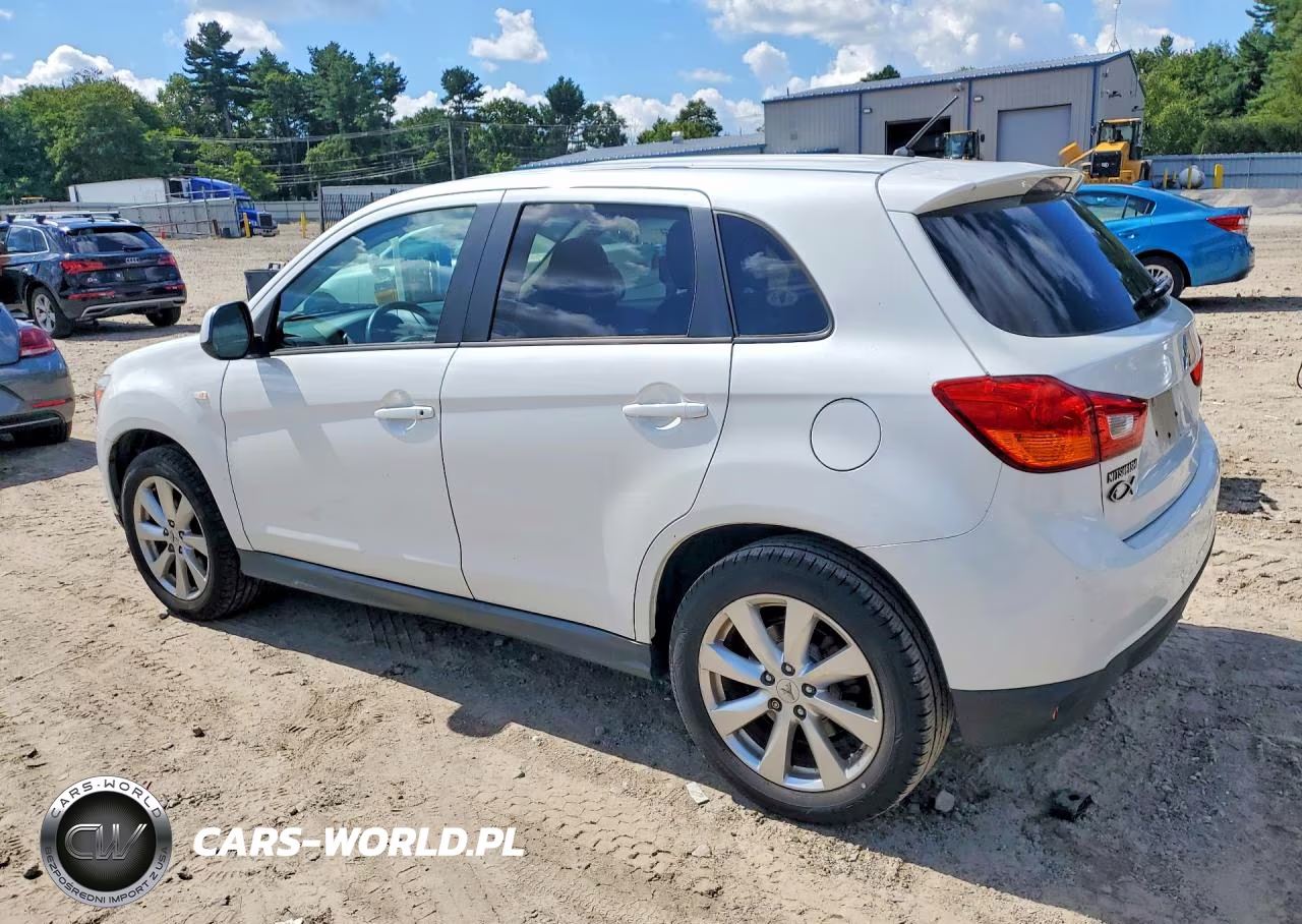 2015 Mits Outlander VIN:4A4AR3AU1FE053596 - 2