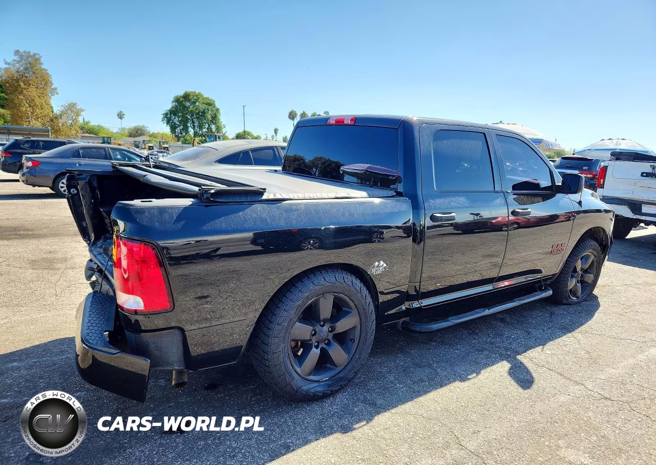 2019 Ram 1500 Classic Tradesman VIN:1C6RR6KG2KS521276 - 3
