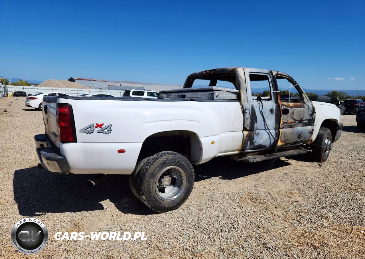 2003 Chevrolet Silverado K3500 VIN:1GCJK39173E191029 - 3