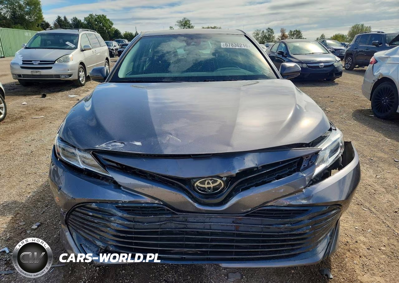 2019 Toyota Camry Le VIN:4T1B11HK1KU286174 - 5