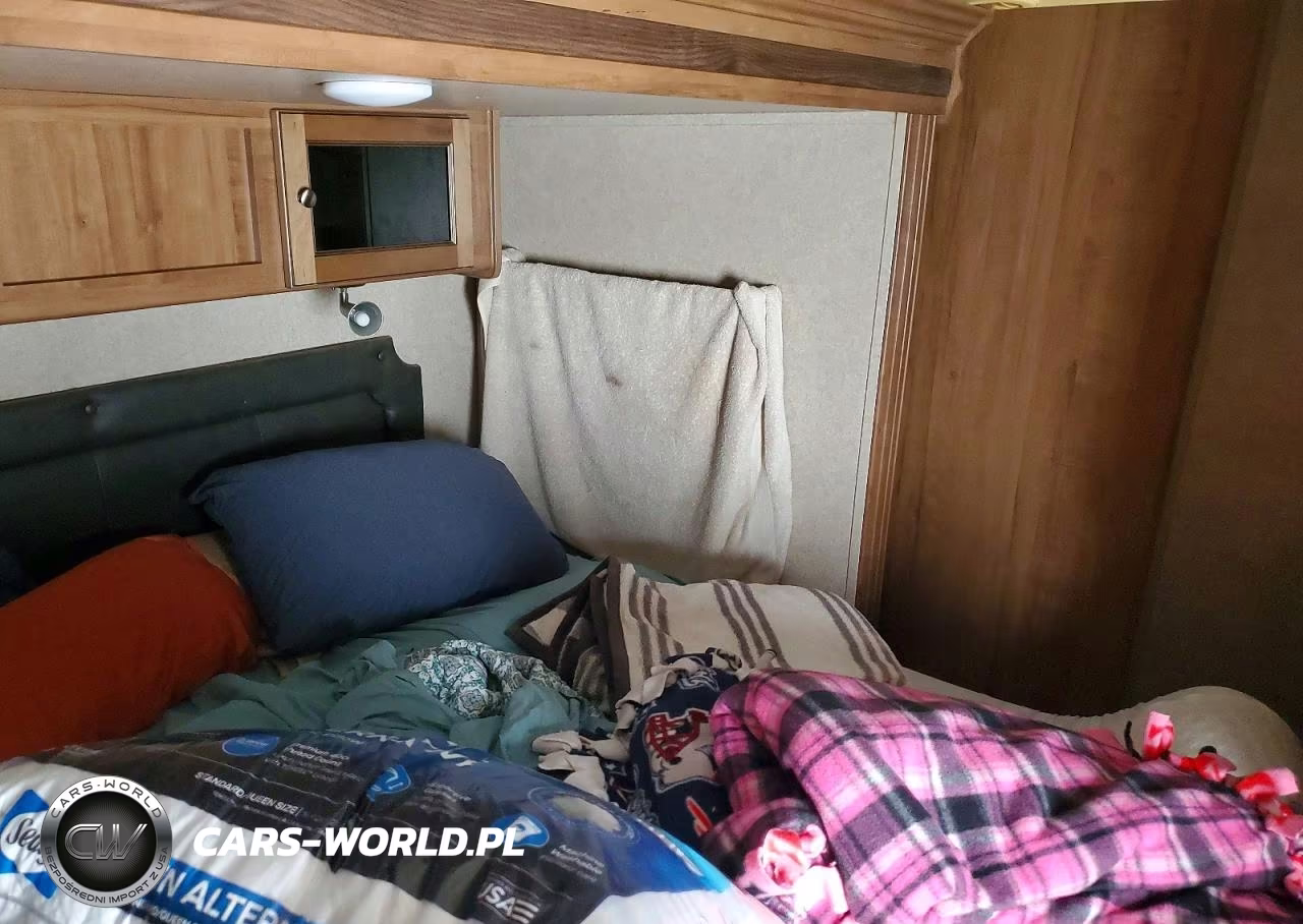 2017 Rockwood Ultra V Camper VIN:4X4TRLC22JZ150555 - 5