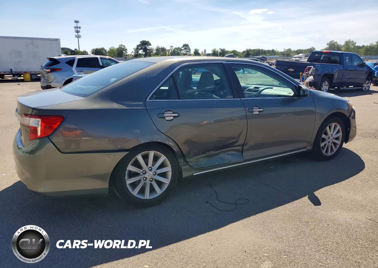 2014 Toyota Camry Xle VIN:4T4BF1FK6ER345766 - 3