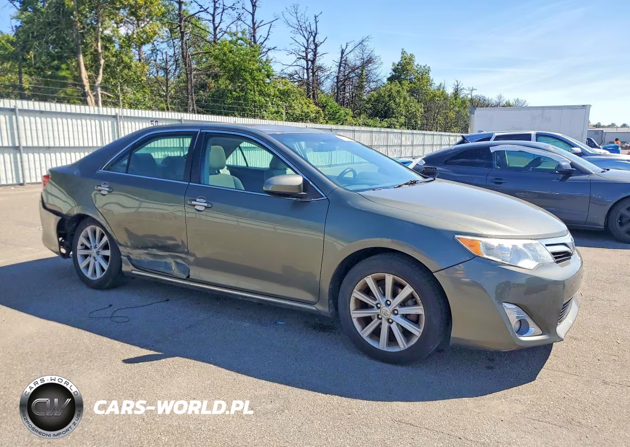 2014 Toyota Camry Xle VIN:4T4BF1FK6ER345766 - 4