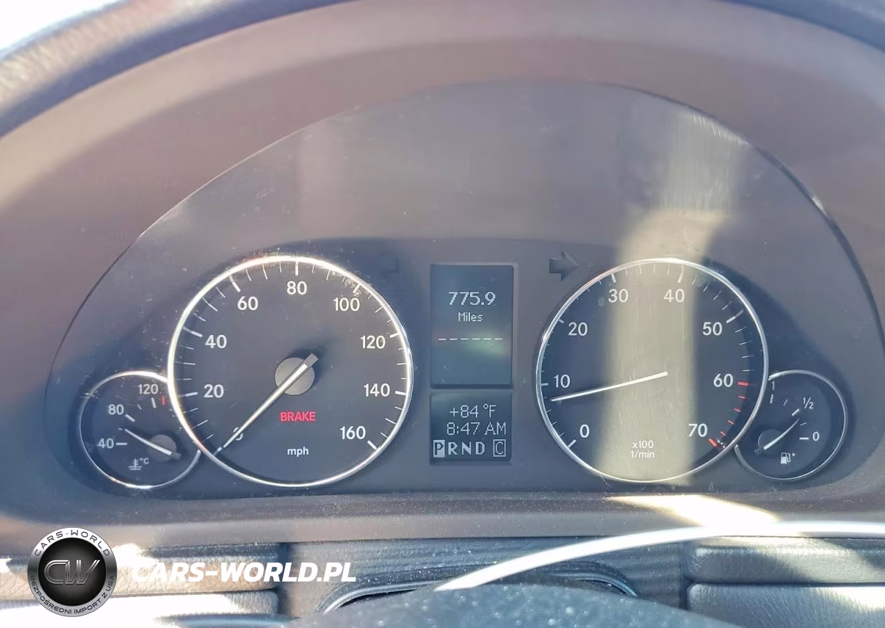 2005 Mercedes-Benz C 230K Sport Sedan VIN:WDBRF40JX5F582679 - 9