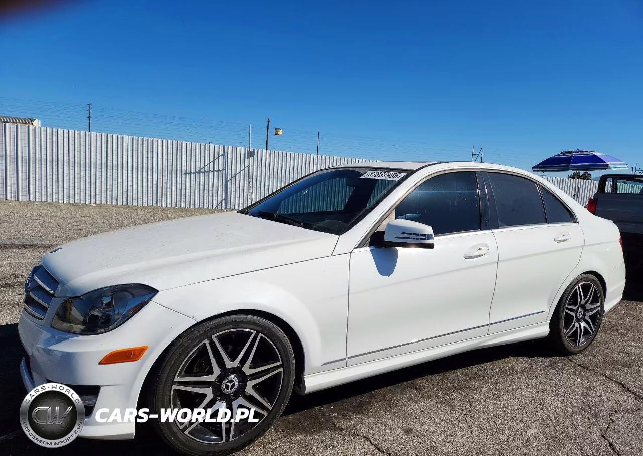 2013 Mercedes-Benz C 250 VIN:WDDGF4HB5DA786605 - 1