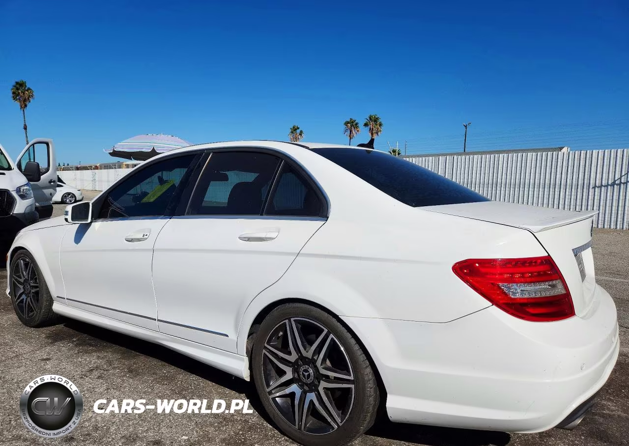 2013 Mercedes-Benz C 250 VIN:WDDGF4HB5DA786605 - 2