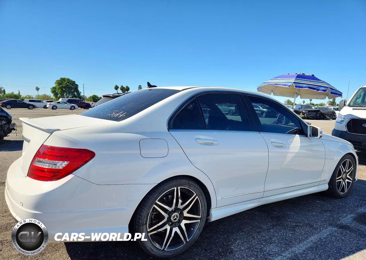 2013 Mercedes-Benz C 250 VIN:WDDGF4HB5DA786605 - 3