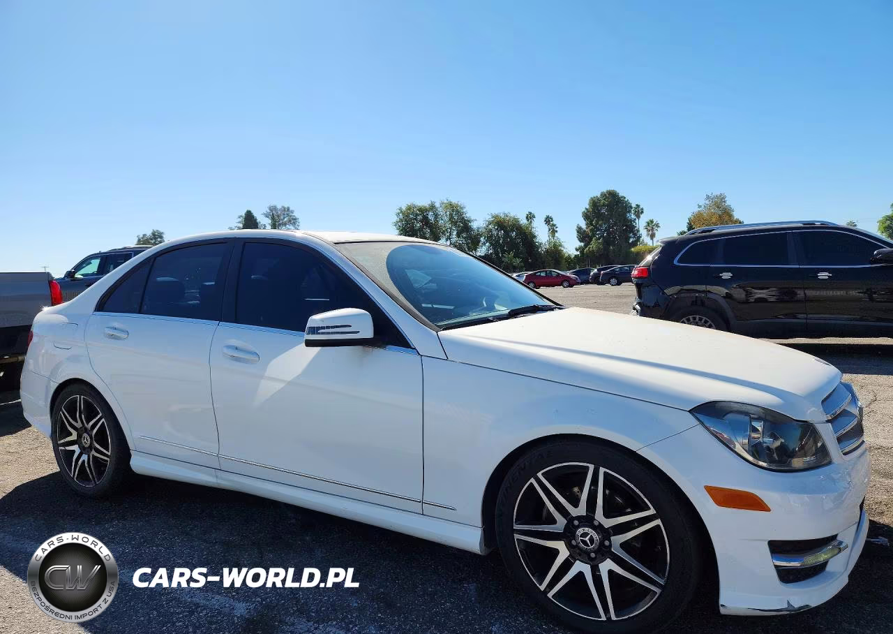 2013 Mercedes-Benz C 250 VIN:WDDGF4HB5DA786605 - 4