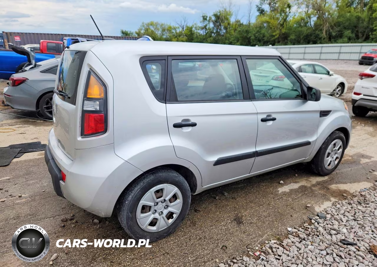 2011 Kia Soul Base VIN:KNDJT2A19B7332303 - 3