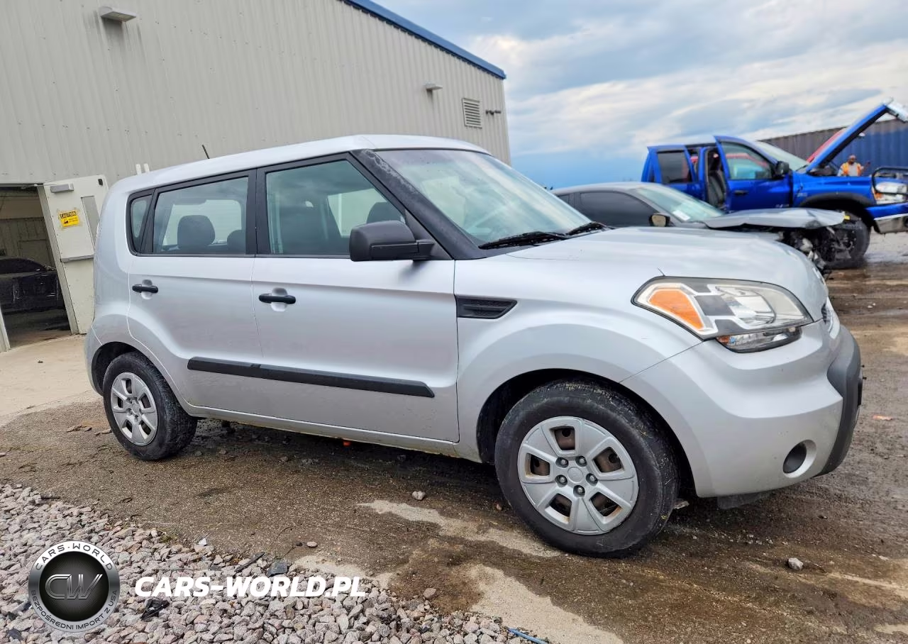 2011 Kia Soul Base VIN:KNDJT2A19B7332303 - 4