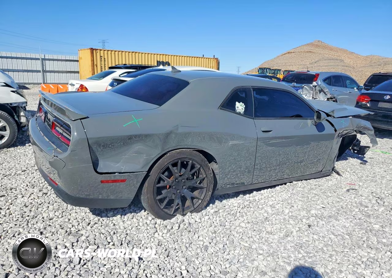 2018 Dodge Challenger Sxt VIN:2C3CDZAG1JH328093 - 3