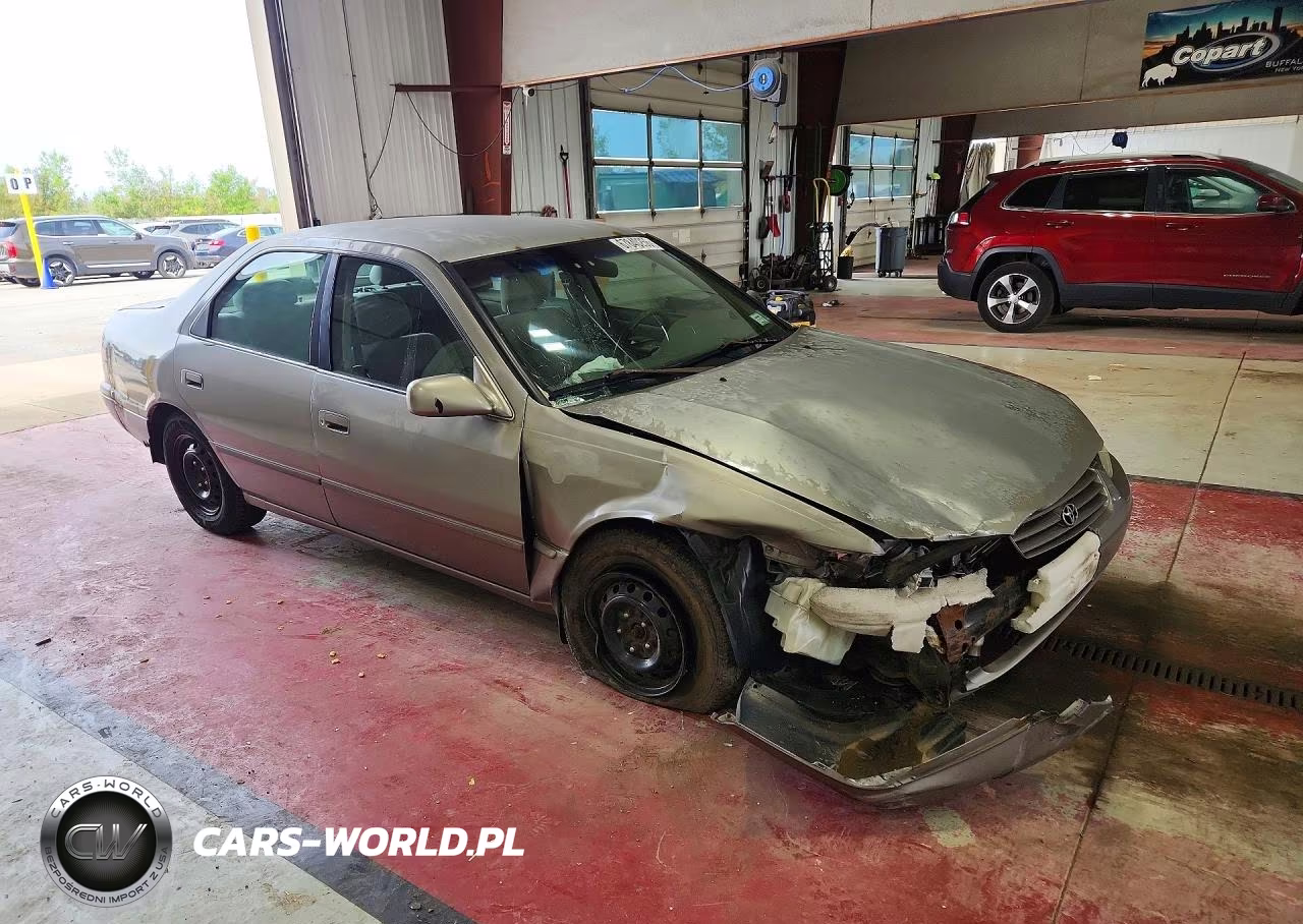 1999 Toyota Camry Le VIN:JT2BG22K0X0373427 - 4