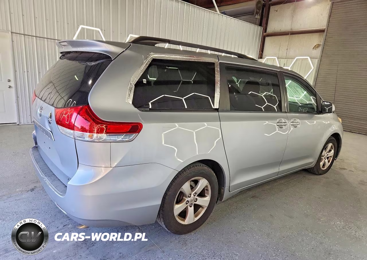 2014 Toyota Sienna Le VIN:5TDKK3DC9ES464689 - 3