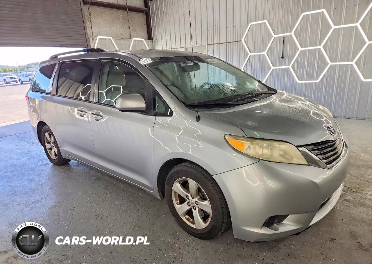 2014 Toyota Sienna Le VIN:5TDKK3DC9ES464689 - 4
