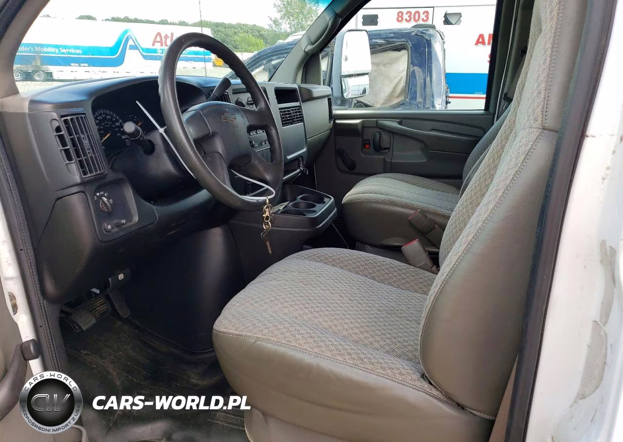 2005 Chevrolet Express G3500 VIN:1GBHG31UX51255455 - 7