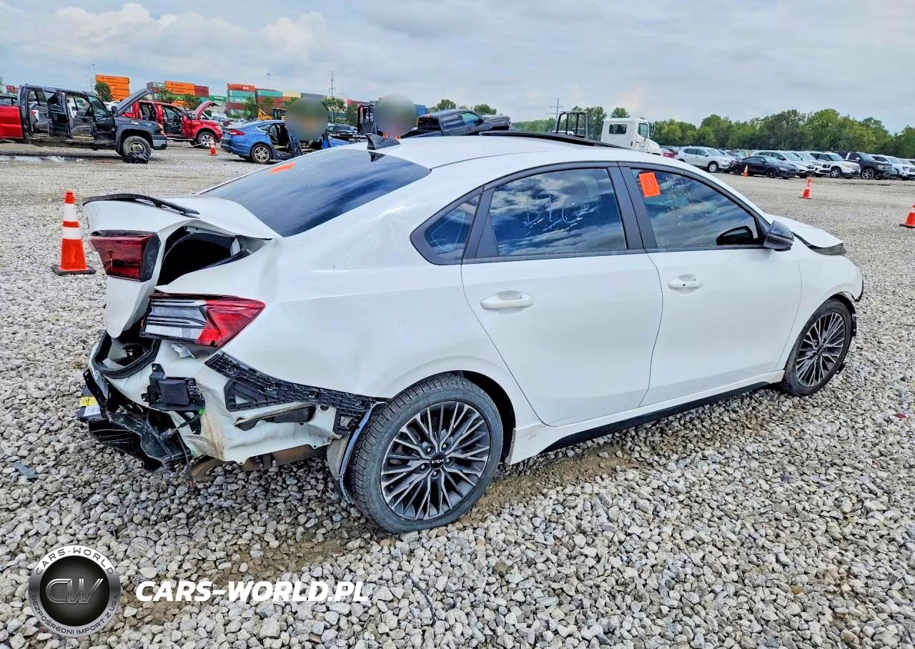 2022 Kia Forte Gt Line VIN:3KPF54AD9NE510334 - 3