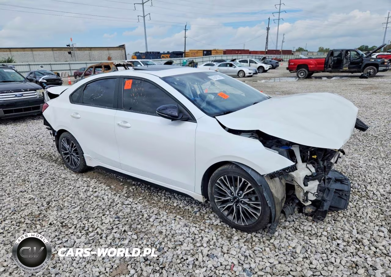 2022 Kia Forte Gt Line VIN:3KPF54AD9NE510334 - 4