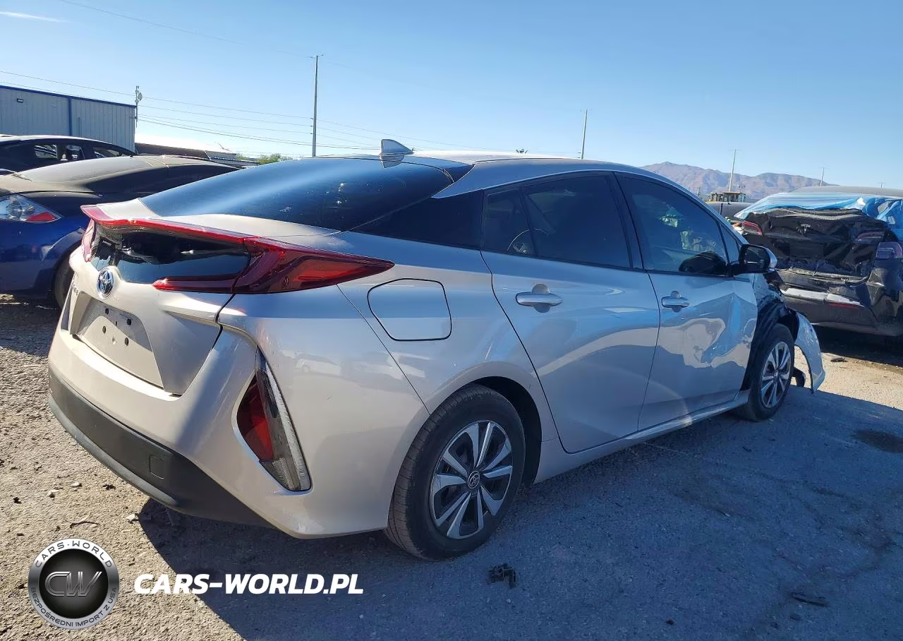 2017 Toyota Prius Prime Premium VIN:JTDKARFP2H3016239 - 3