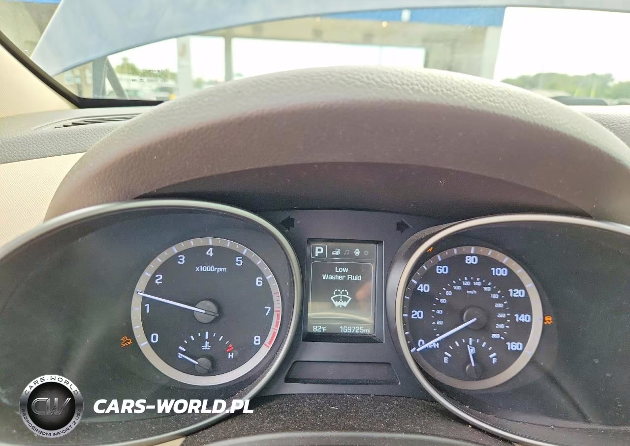 2017 Hyundai Santa Fe Se VIN:KM8SM4HFXHU223417 - 9