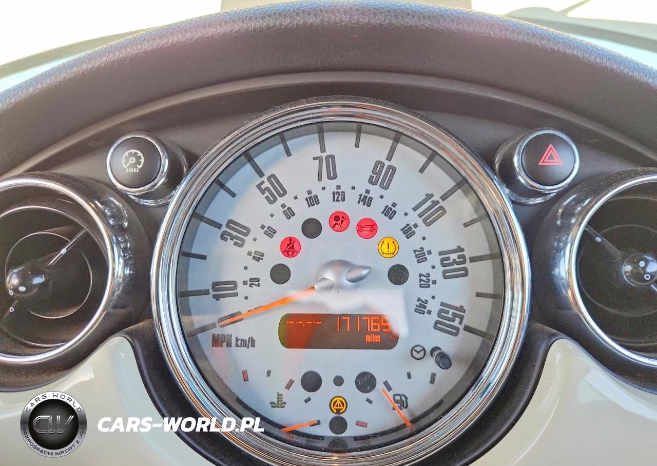 2007 Mini Cooper S VIN:WMWRH33527TJ44339 - 9