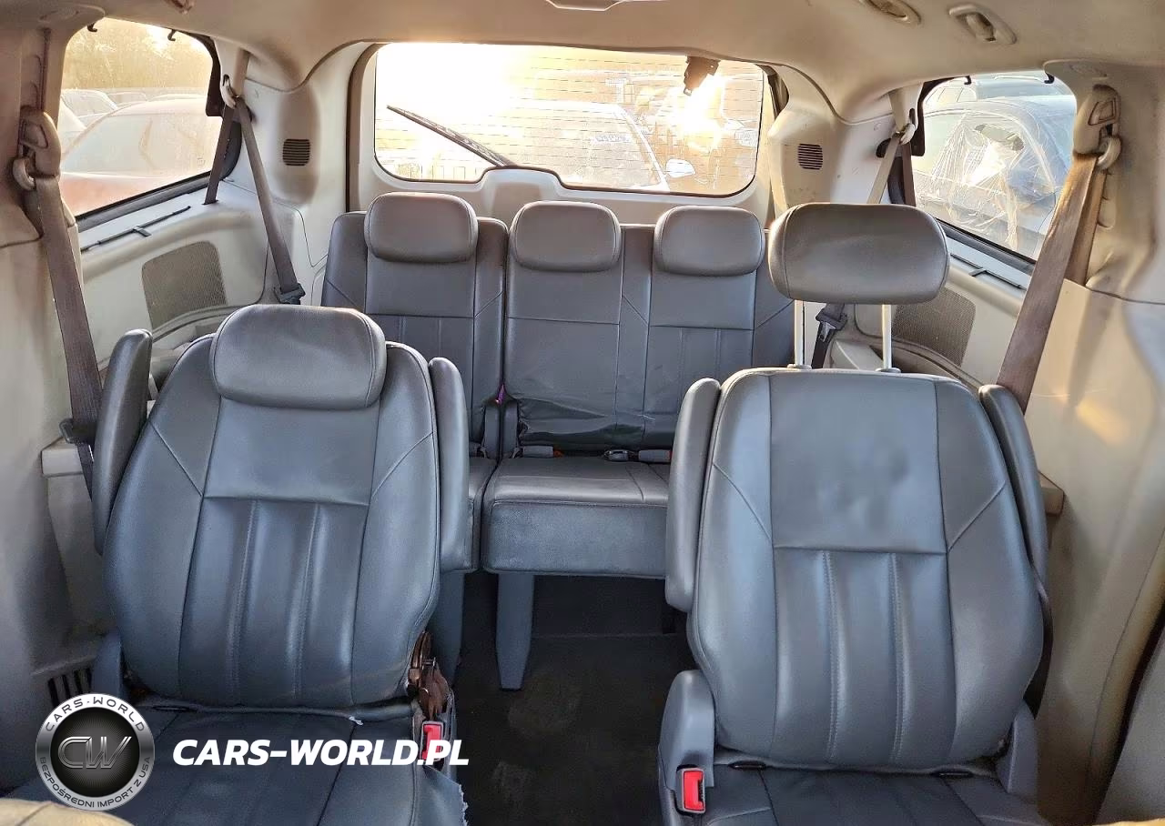 2008 Chrysler Town & Country Touring VIN:2A8HR54P58R765129 - 10
