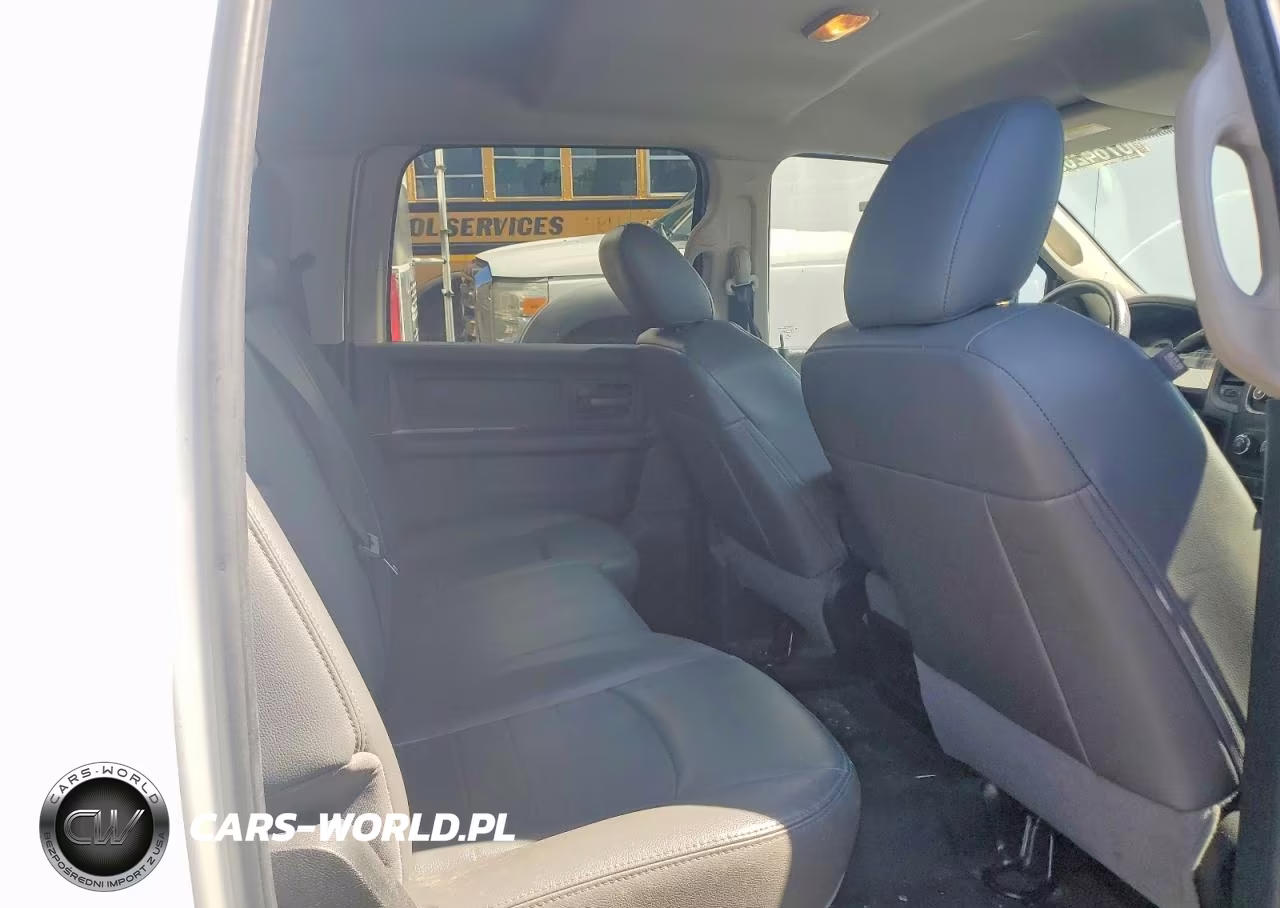 2018 Ram 3500 St VIN:3C63RPGL4JG172242 - 10