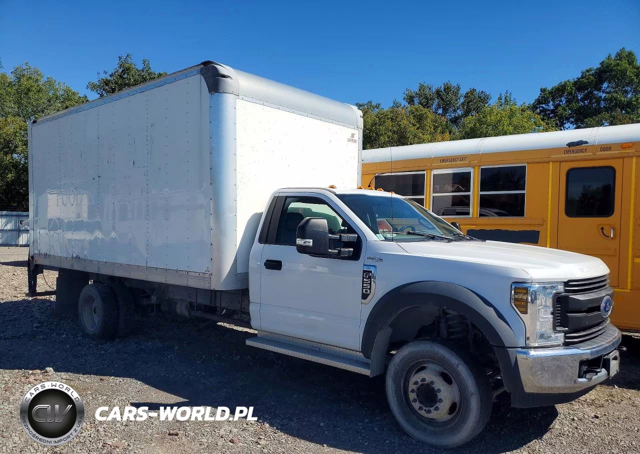 2019 Ford F550 Super Duty Box Truck VIN:1FDUF5GY0KEF70834 - 4