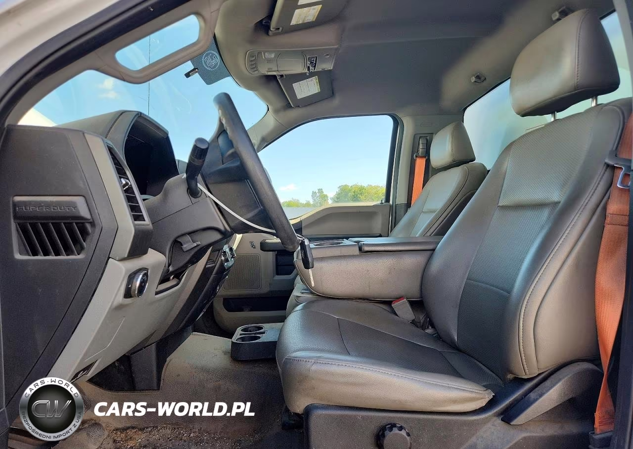 2019 Ford F550 Super Duty Box Truck VIN:1FDUF5GY0KEF70834 - 7