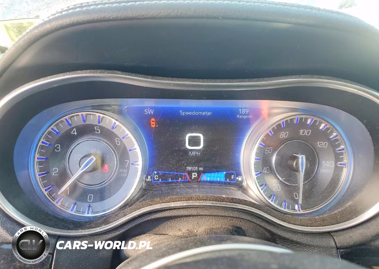 2020 Chrysler 300 S VIN:2C3CCABG0LH255479 - 9