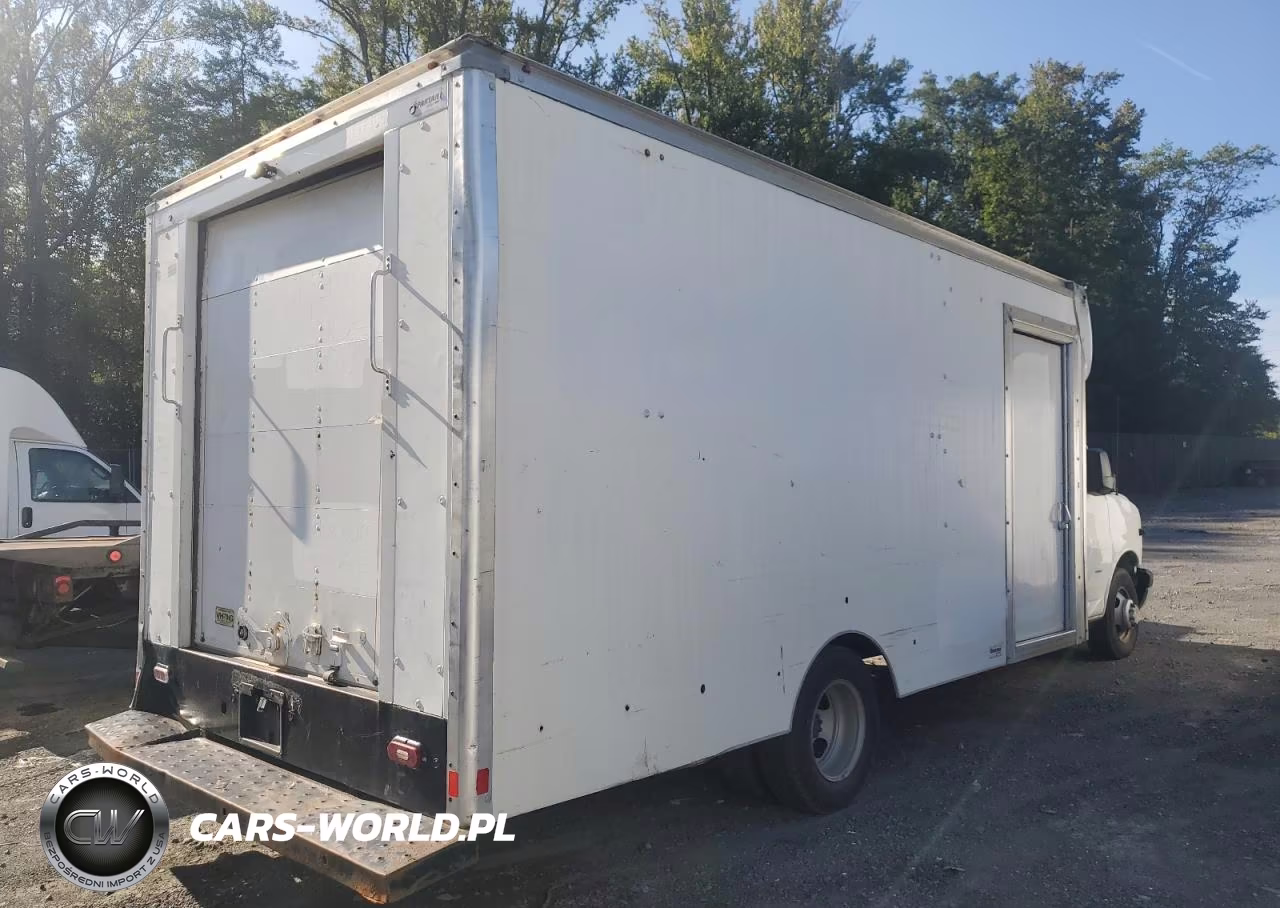 2020 Chevrolet Express G3 - Trucks VIN:1HA3GTCG7LN007419 - 3