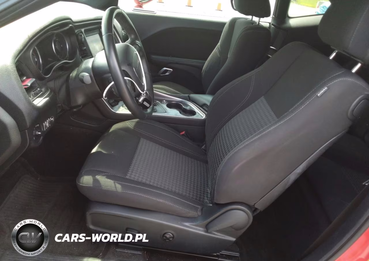 2018 Dodge Challenger Sxt VIN:2C3CDZAG7JH314456 - 7