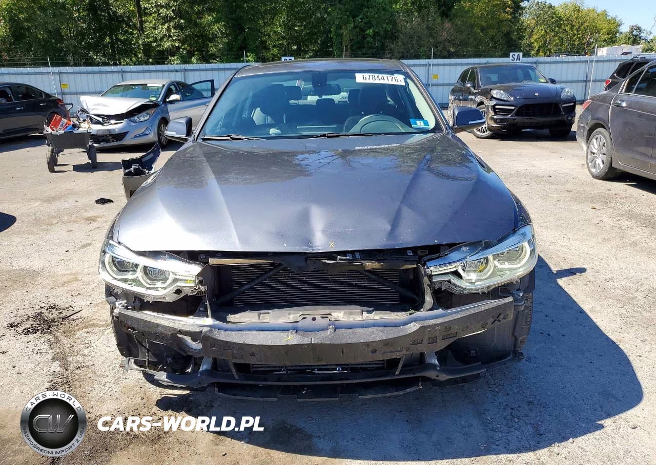 2018 BMW 320 Xi VIN:WBA8E5G5XJNV02972 - 5