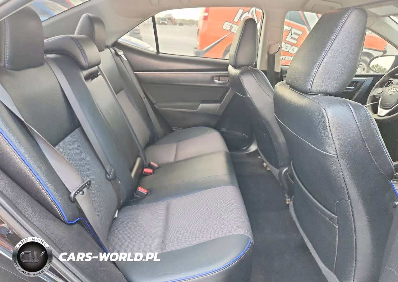 2018 Toyota Corolla Le VIN:5YFBURHE2JP811498 - 10