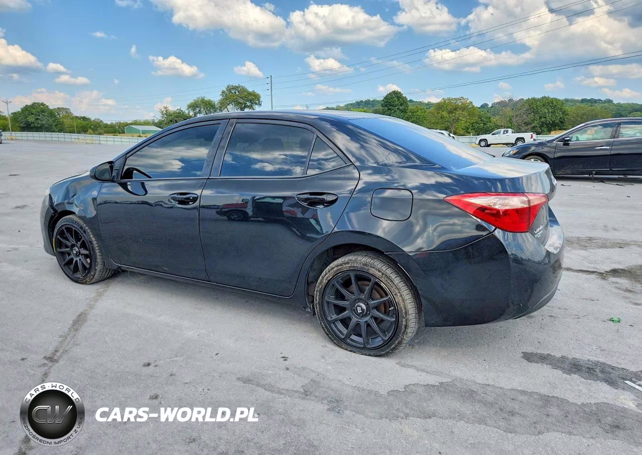 2018 Toyota Corolla Le VIN:5YFBURHE2JP811498 - 2