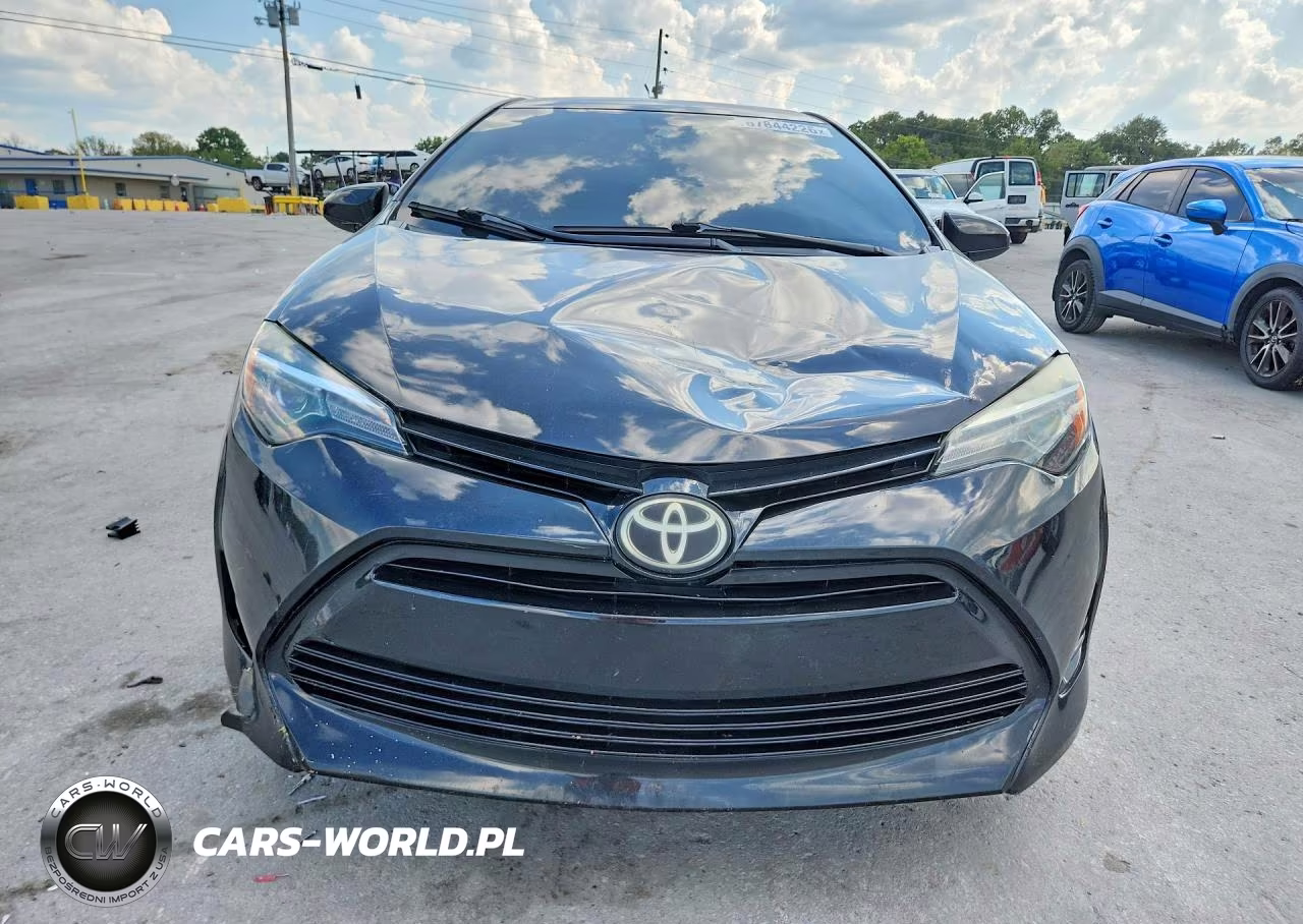 2018 Toyota Corolla Le VIN:5YFBURHE2JP811498 - 5