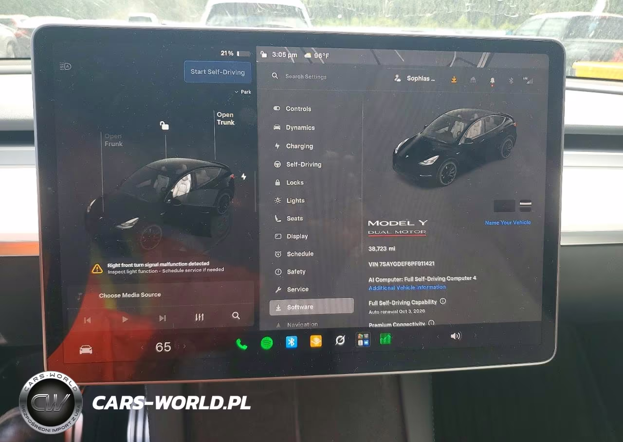 2023 Tesla Model Y VIN:7SAYGDEF6PF911421 - 9
