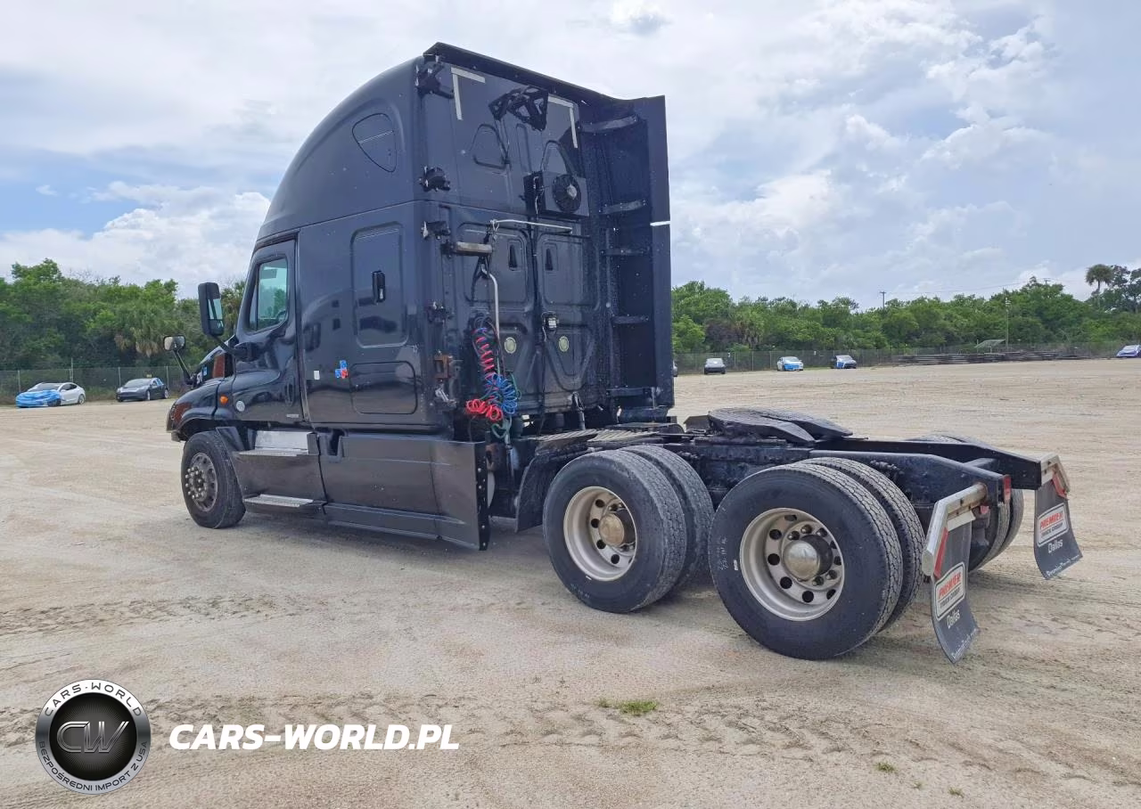 2015 Freightliner Cascadia Semi Truck VIN:3AKJGLD51FSJ3616 - 2