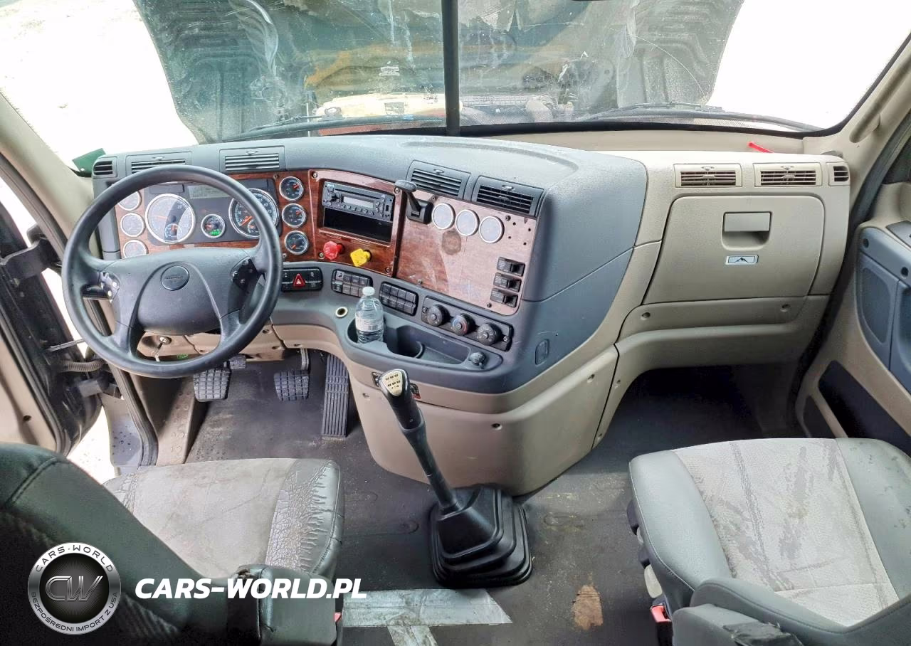 2015 Freightliner Cascadia Semi Truck VIN:3AKJGLD51FSJ3616 - 8