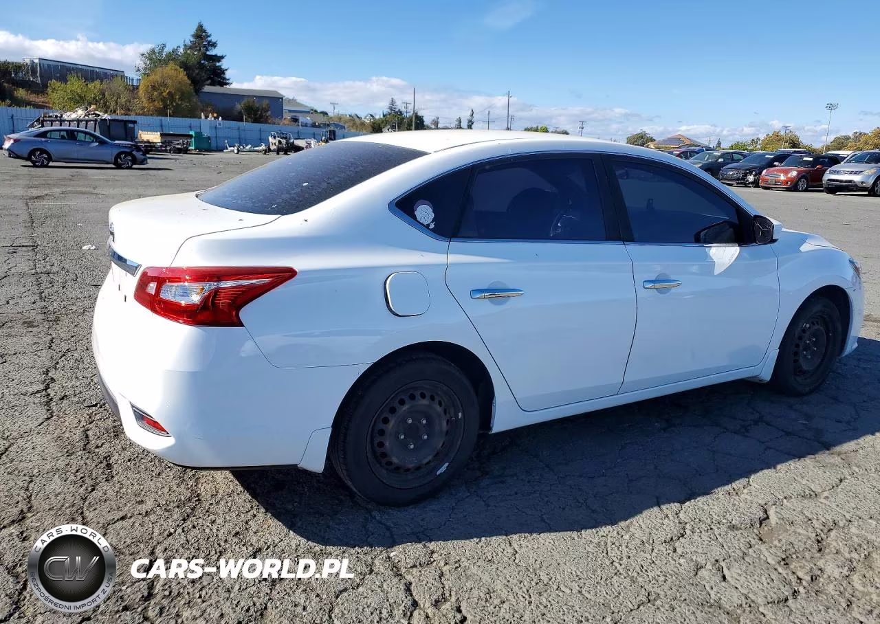 2018 Nissan Sentra S VIN:3N1AB7AP5JY209750 - 3