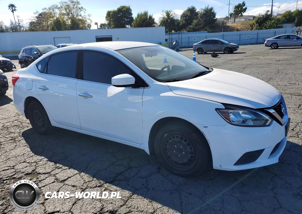 2018 Nissan Sentra S VIN:3N1AB7AP5JY209750 - 4
