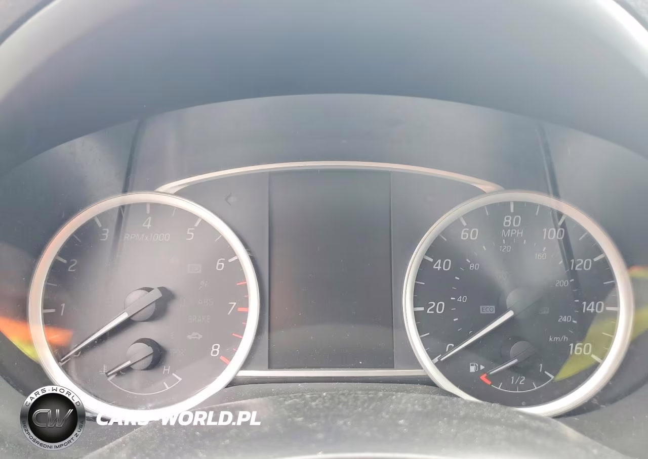 2018 Nissan Sentra S VIN:3N1AB7AP5JY225656 - 9