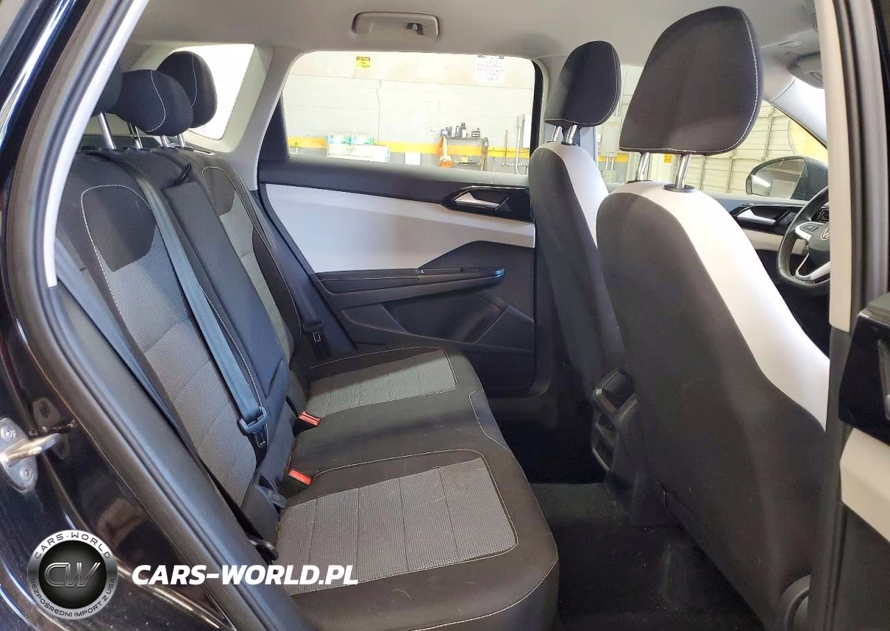 2025 Volkswagen Taos S VIN:3VV8C7B21SM041160 - 11
