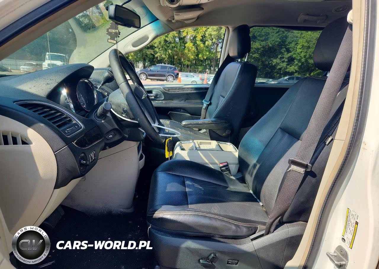 2012 Chrysler Town & Country Touring VIN:2C4RC1BG1CR212981 - 7