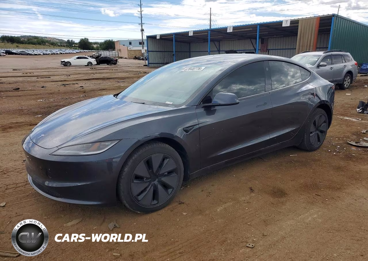 2025 Tesla Model 3 – zdjęcie 1 z 12