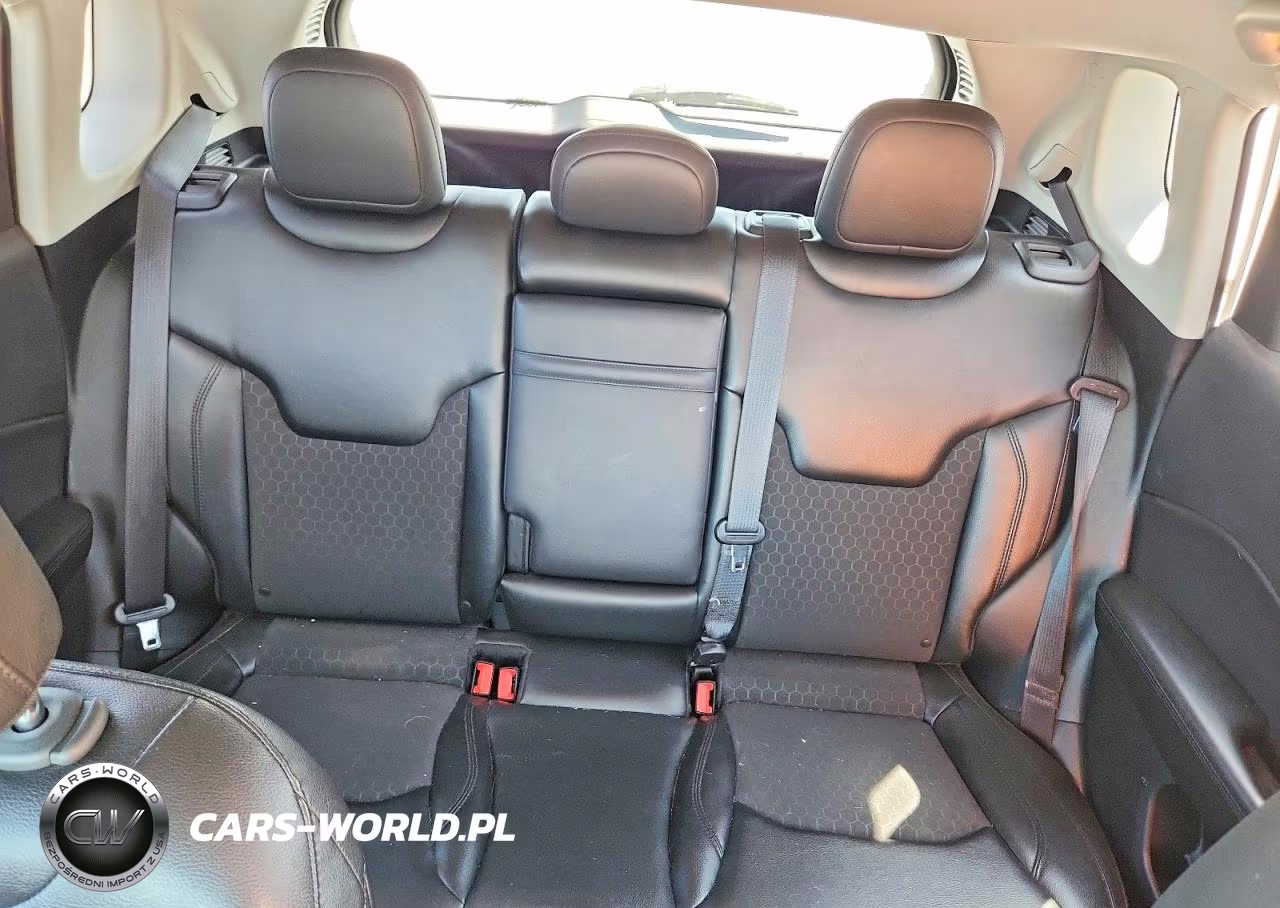 2018 Jeep Compass Latitude VIN:3C4NJCBB1JT300377 - 10