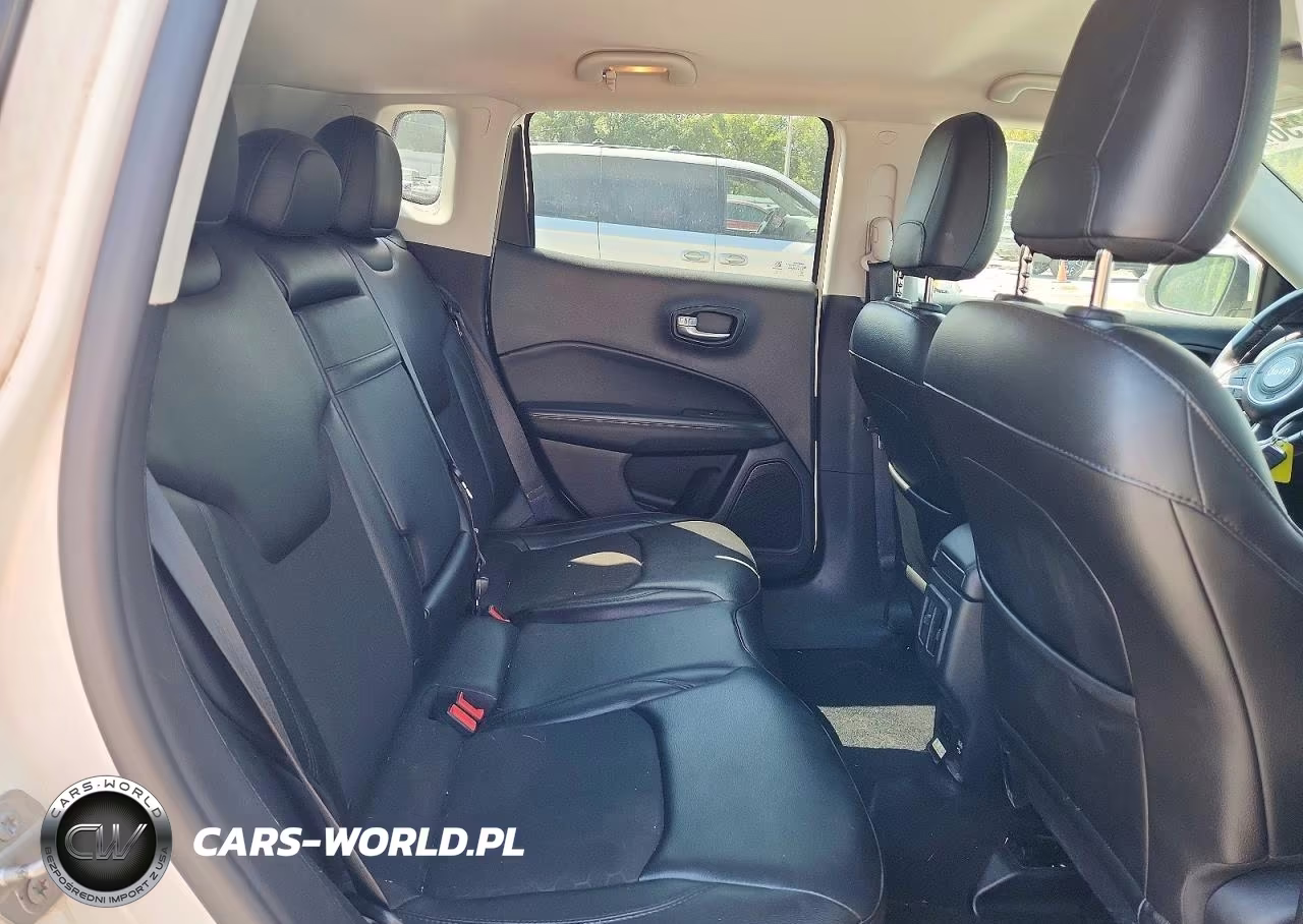 2018 Jeep Compass Latitude VIN:3C4NJCBB1JT300377 - 11