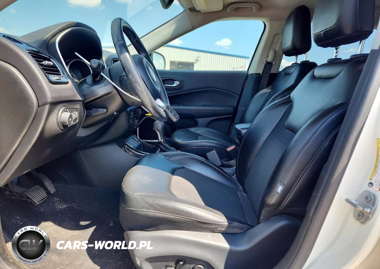 2018 Jeep Compass Latitude VIN:3C4NJCBB1JT300377 - 7