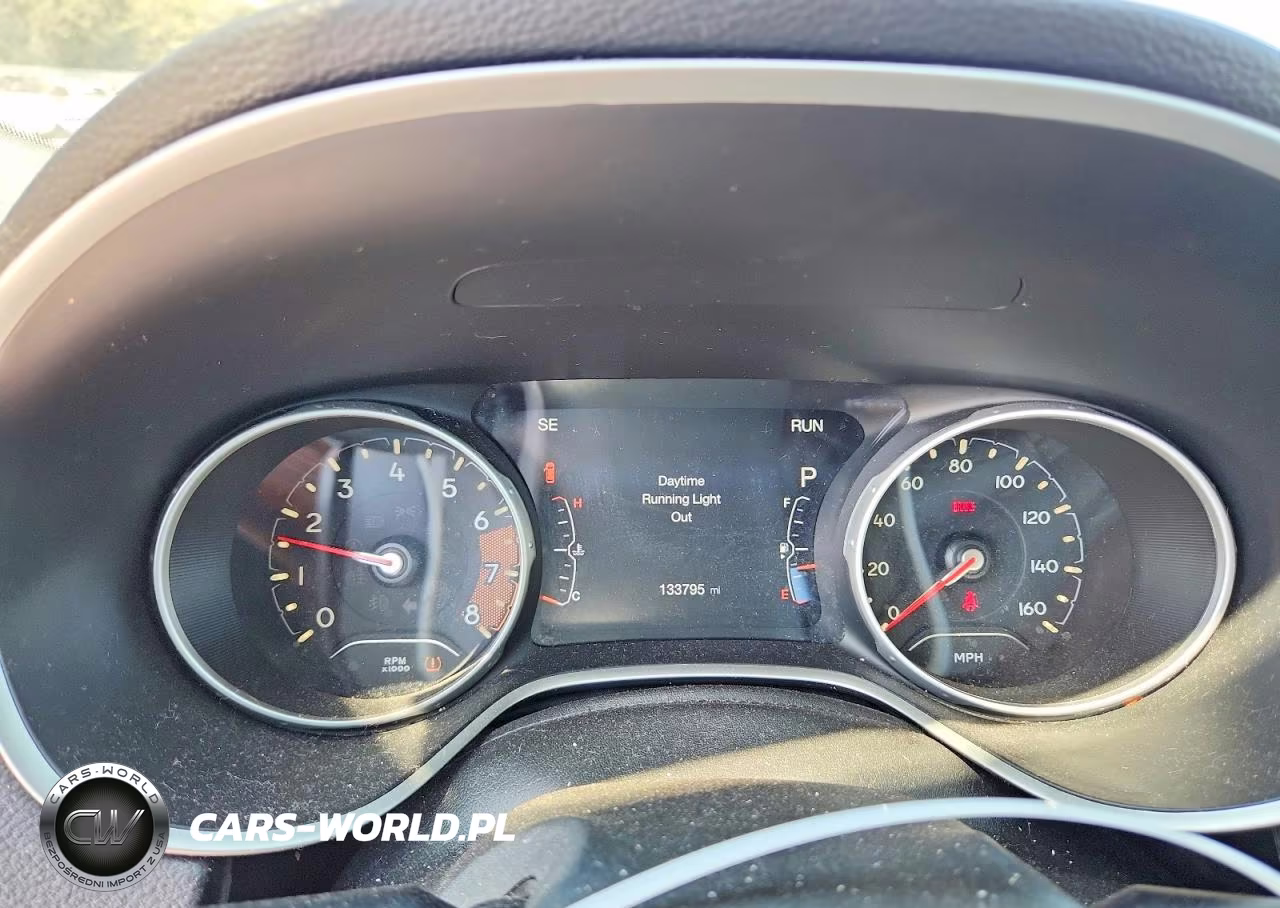 2018 Jeep Compass Latitude VIN:3C4NJCBB1JT300377 - 9
