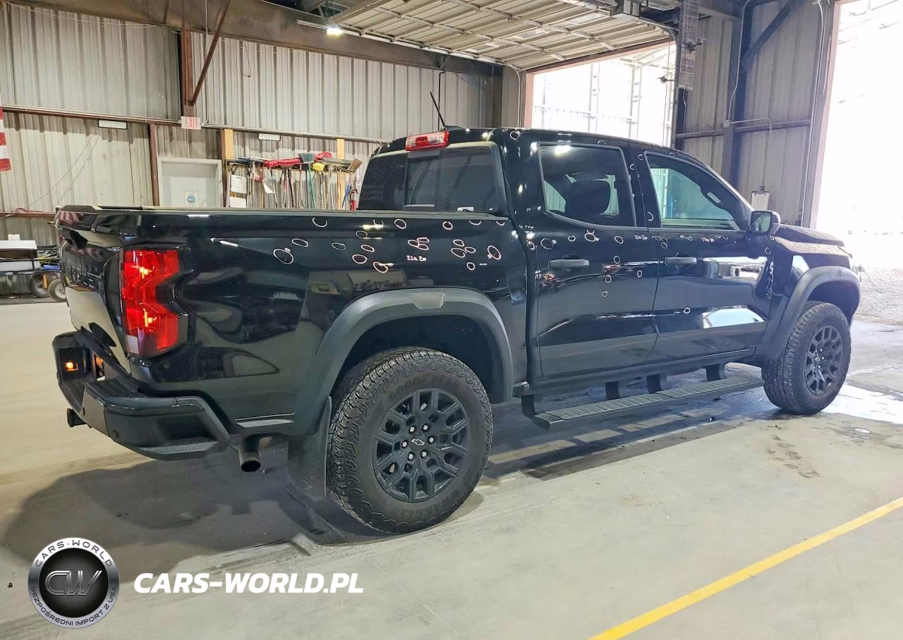 2024 Chevrolet Colorado Trail Boss VIN:1GCPTEEK6R1172926 - 3