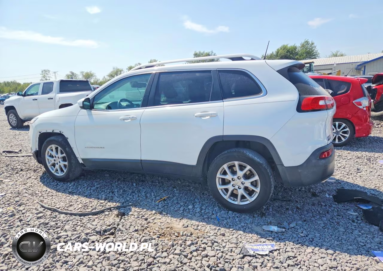 2018 Jeep Cherokee Latitude Plus VIN:1C4PJLLX2JD525089 - 2